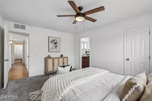 2715 N 38th Pl, Phoenix, AZ 85008 - Photo 9