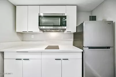 3025 N 32nd Street #Apt 13, Phoenix, AZ 85018 - Photo 7