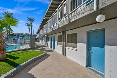 3025 N 32nd Street #Apt 13, Phoenix, AZ 85018 - Photo 1