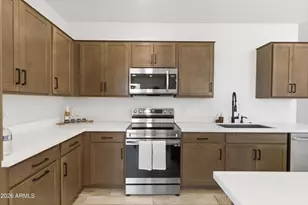 18460 W Jessie Ln, Surprise, AZ 85387 - Photo 5