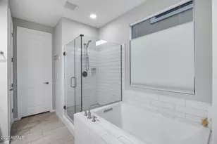 21622 N 59th Wy, Phoenix, AZ 85054 - Photo 13