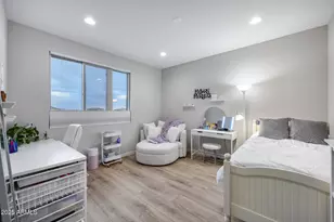 21622 N 59th Wy, Phoenix, AZ 85054 - Photo 25