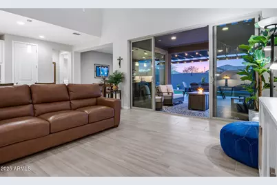 21622 N 59th Way, Phoenix, AZ 85054 - Photo 5