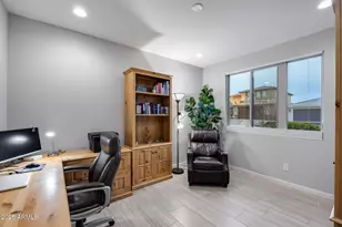 21622 N 59th Wy, Phoenix, AZ 85054 - Photo 15
