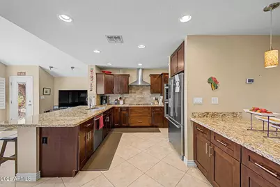 9236 N 28th Street, Phoenix, AZ 85028 - Photo 11