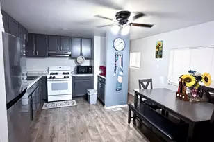 452 N 68th Ln, Phoenix, AZ 85043 - Photo 5
