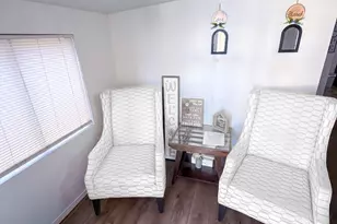 452 N 68th Ln, Phoenix, AZ 85043 - Photo 3