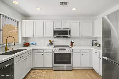 26421 N 43rd Place, Phoenix, AZ 85050 - Photo 13