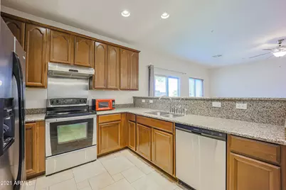 12990 N 88th Lane, Peoria, AZ 85381 - Photo 11