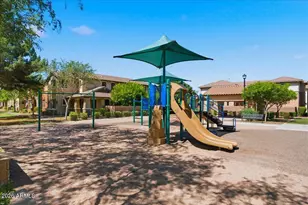 902 S Annie Ln, Gilbert, AZ 85296 - Photo 35