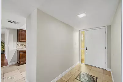 2627 W Obispo Circle, Mesa, AZ 85202 - Photo 7