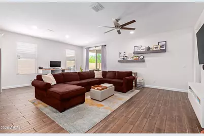 13523 W Briles Road, Peoria, AZ 85383 - Photo 11