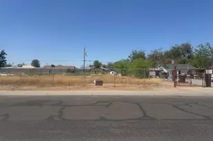 102 W Jones Ave W, Phoenix, AZ 85041 - Photo 1