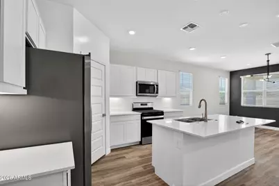 15476 W Desert Hollow Drive, Surprise, AZ 85387 - Photo 5