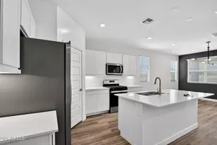 15476 W Desert Hollow Dr, Surprise, AZ 85387 - Photo 5