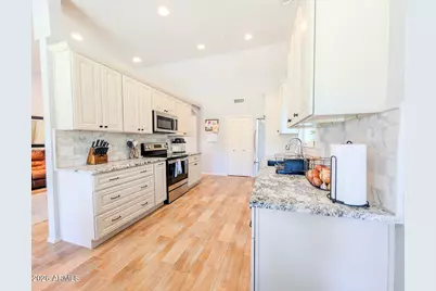 3556 E Utopia Road, Phoenix, AZ 85050 - Photo 15