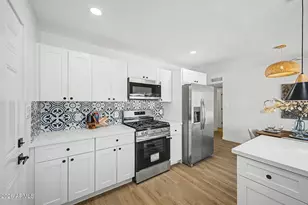 8714 W Becker Ln, Peoria, AZ 85345 - Photo 15