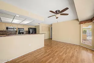 20008 N Willowcreek Cir, Sun City, AZ 85373 - Photo 17