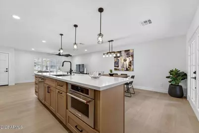 8713 E Sage Drive, Scottsdale, AZ 85250 - Photo 11