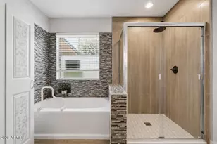 14937 W Mauna Loa Ln, Surprise, AZ 85379 - Photo 9