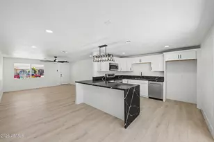 1634 N 64th Ln, Phoenix, AZ 85035 - Photo 9