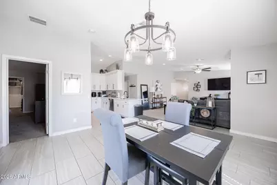 2547 E Illini Street, Phoenix, AZ 85040 - Photo 11