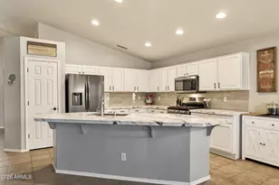 17542 W Rock Ledge Rd, Goodyear, AZ 85338 - Photo 9