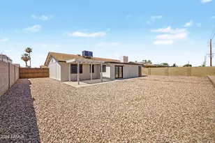 9010 W Griswold Rd, Peoria, AZ 85345 - Photo 33