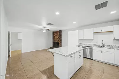 9010 W Griswold Road, Peoria, AZ 85345 - Photo 7