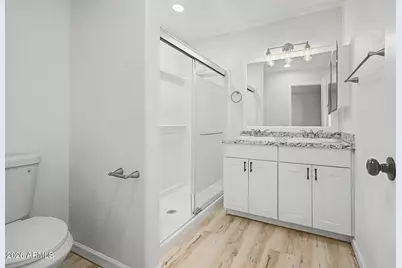 9010 W Griswold Road, Peoria, AZ 85345 - Photo 17