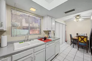 8028 N 48th Ave, Glendale, AZ 85302 - Photo 9