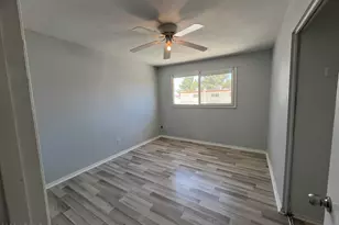 4745 W Northern Ave, Glendale, AZ 85301 - Photo 17