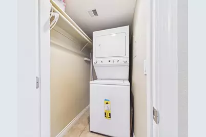 3420 W Danbury Drive #Apt C203, Phoenix, AZ 85053 - Photo 7