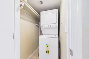 3420 W Danbury Dr, Phoenix, AZ 85053 - Photo 7