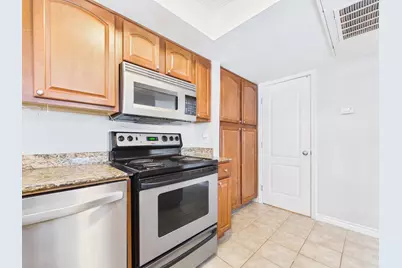 3420 W Danbury Drive #Apt C203, Phoenix, AZ 85053 - Photo 5