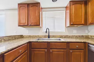 3420 W Danbury Dr, Phoenix, AZ 85053 - Photo 9