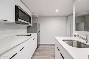 3025 N 32nd St, Phoenix, AZ 85018 - Photo 9