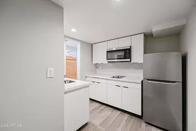 3025 N 32nd Street #Apt 27, Phoenix, AZ 85018 - Photo 5