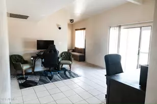 3941 E Mercer Ln, Phoenix, AZ 85028 - Photo 9