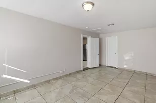 1852 E Mobile Ln, Phoenix, AZ 85040 - Photo 7