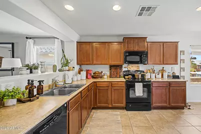 8076 W Sonoma Way, Florence, AZ 85132 - Photo 15