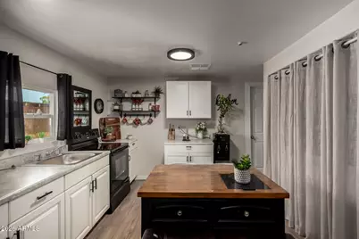 8595 N 71st Avenue, Glendale, AZ 85301 - Photo 15