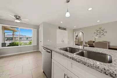 11015 W Pleasant Valley Road, Sun City, AZ 85351 - Photo 17