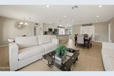 11015 W Pleasant Valley Road, Sun City, AZ 85351 - Photo 9