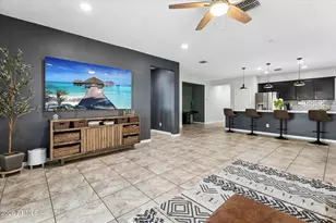 10155 W Los Gatos Dr, Peoria, AZ 85383 - Photo 5