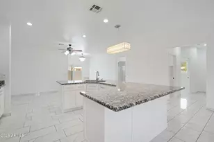 5802 S 42nd Ave, Phoenix, AZ 85041 - Photo 11
