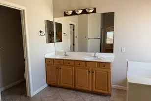 2813 E Runaway Bay Pl, Chandler, AZ 85249 - Photo 9