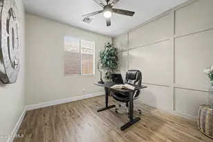 12056 W Via Del Sol Ct, Sun City, AZ 85373 - Photo 15