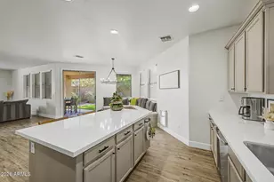 12056 W Via Del Sol Ct, Sun City, AZ 85373 - Photo 11