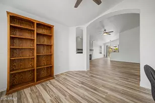 8625 W Paradise Dr, Peoria, AZ 85345 - Photo 15